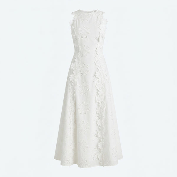 Vestido blanco largo sin mangas con encaje floral y detalles calados
