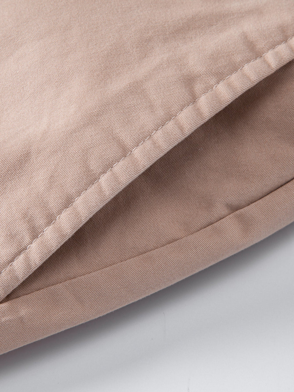 Pantalón corto Verona beige claro: dobladillo inferior y costura marcada