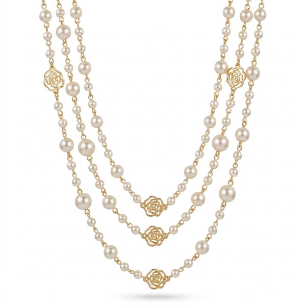 Collar de perlas multicapa con tres dijes de rosa dorada y cuentas redondas