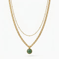 Collar dorado doble con colgante redondo verde claro