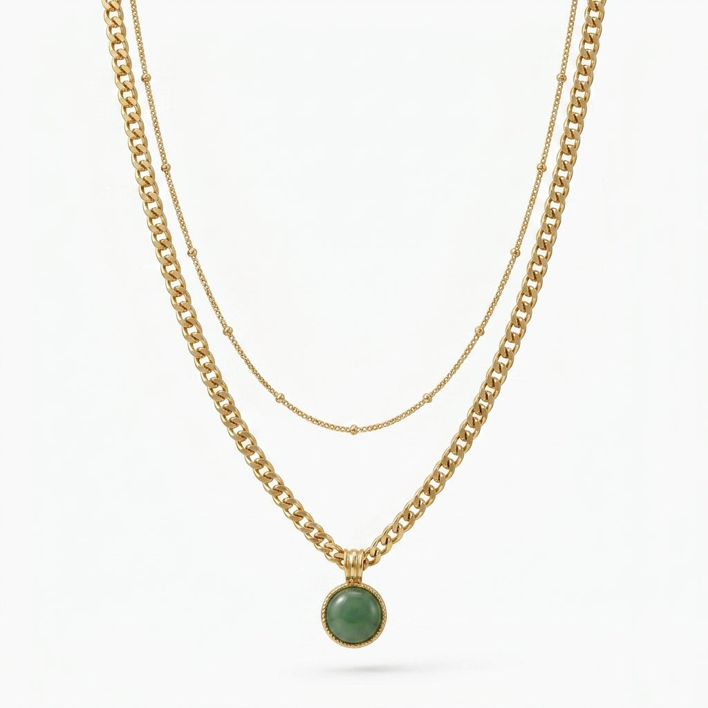 Collar dorado doble con colgante redondo verde claro