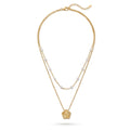 Collar Cadence dorado de doble vuelta con cuentas blancas y colgante floral