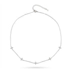 Collar plateado tipo gargantilla con cinco colgantes de estrella y cadena ajustable