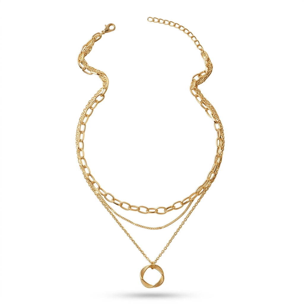 Collar de capas dorado con tres cadenas y colgante anillo con forma de corazón