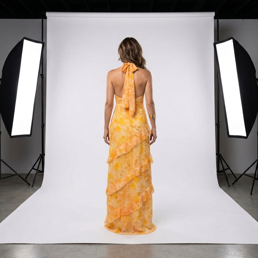Vestido largo sin mangas, dorado con capas y estampado tipo acuarela