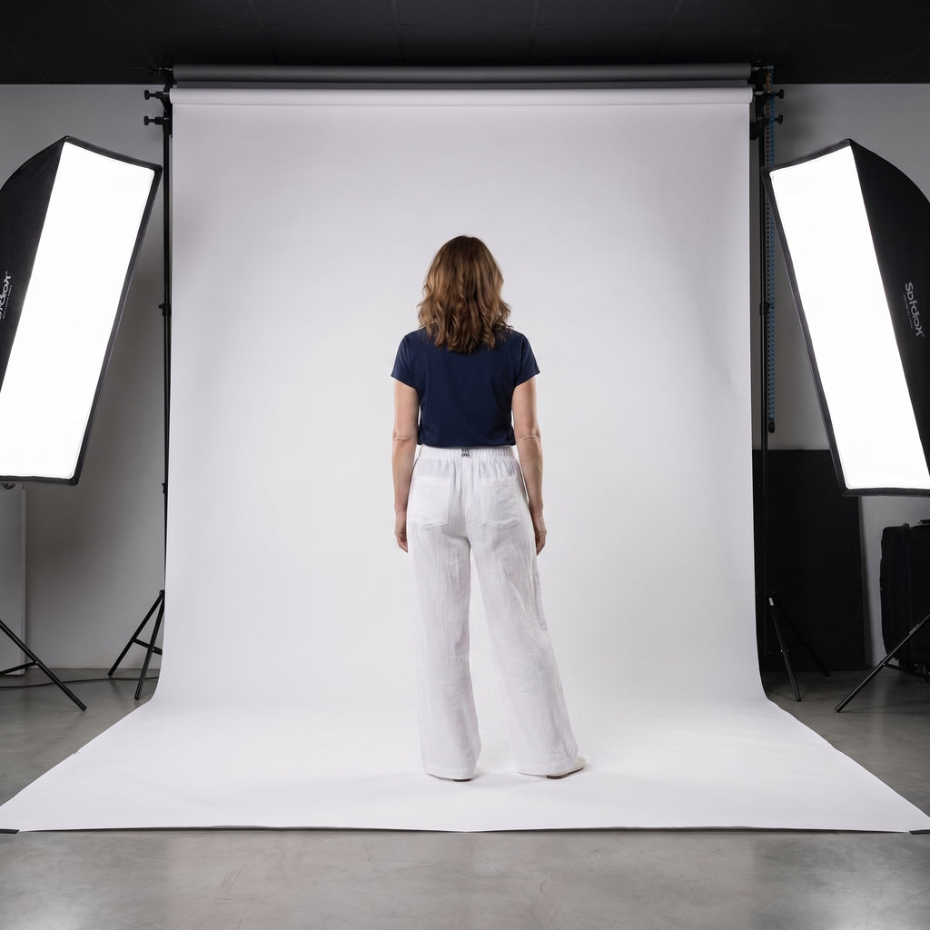 Pantalón relajado de lino y algodón blanco roto, cintura elástica y pernera ancha