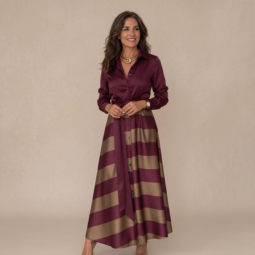 Vestido largo granate con rayas horizontales beige y cinturón a la cintura
