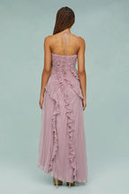 Vestido midi rosa con espalda descubierta en tul y volantes fruncidos en capas.