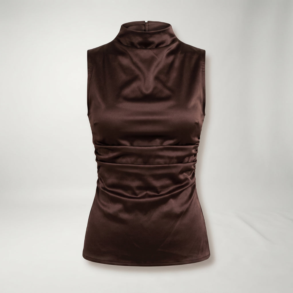 Top Carol Noir sin mangas marrón oscuro, cuello alto y frunces en el torso
