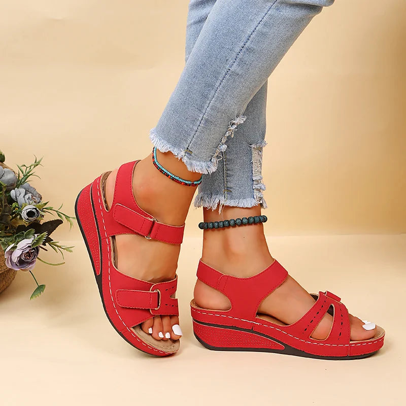 Sandalias Celeste rojas de tiras ajustables y suela plataforma