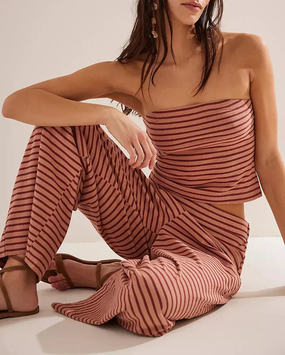 Conjunto de lino con top bandeau y pantalón largo a rayas rojo y marrón
