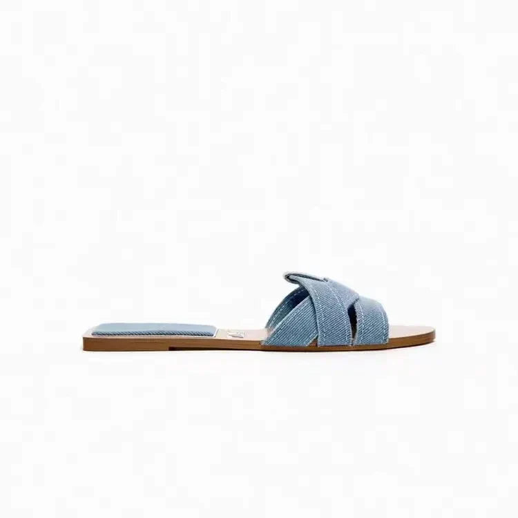 Sandalias Noa azules tipo cruzadas con suela beige