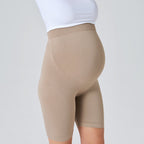 Shorts de maternidad beige a media pierna con refuerzo en la zona del vientre