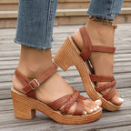 Sandalias Bianca color camel con tacón cuadrado y plataforma de yute trenzada