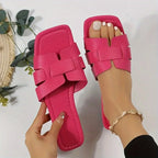 Sandalias Inés fucsia con tiras ajustables y suela acolchada en estilo sandalia