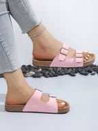 Sandalias Adriana rosa con tiras ajustables y hebillas metálicas, suela de corcho