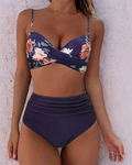 Bikini azul marino con bandeau cruzado y braguita alta floral
