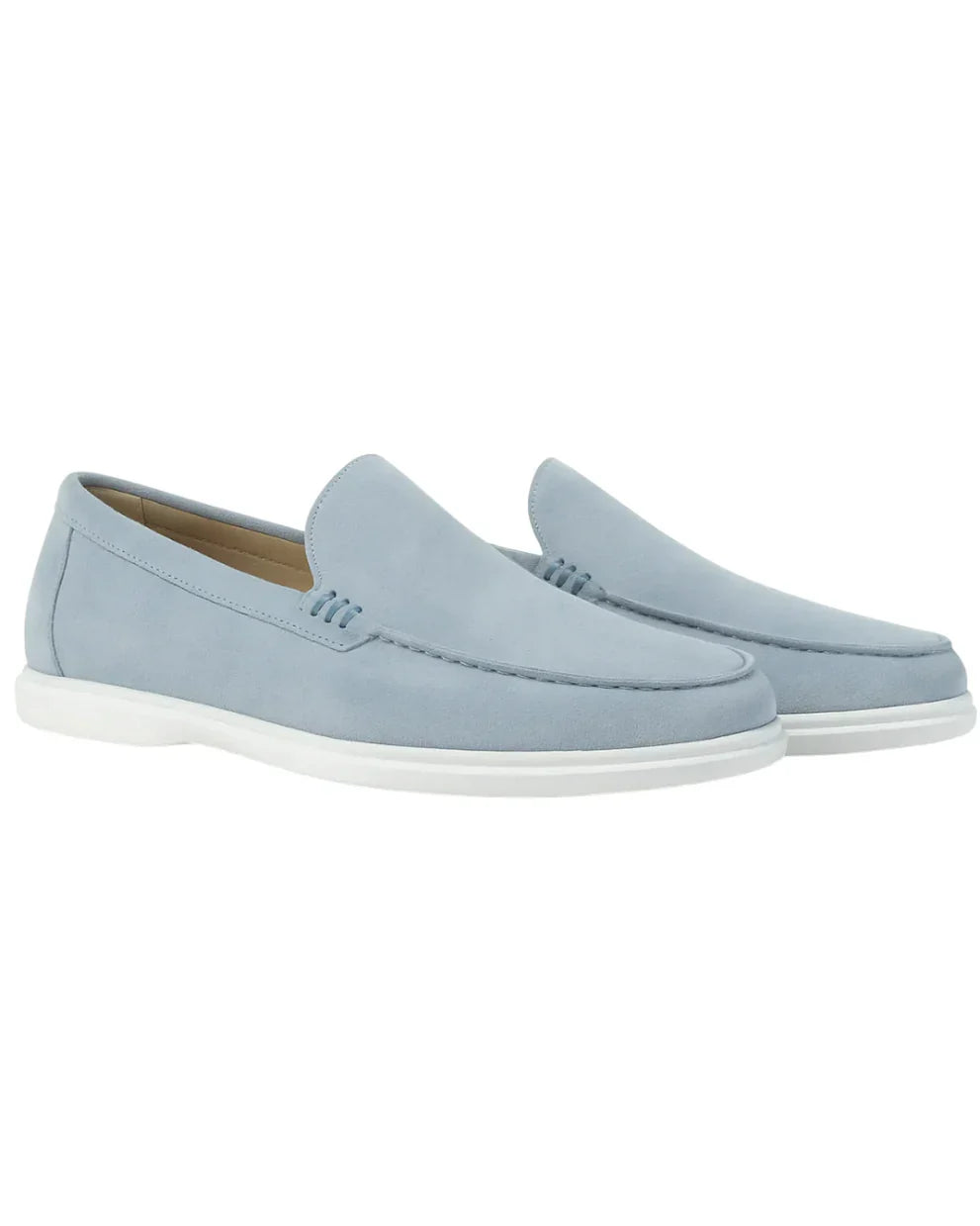 Mocasines de gamuza azul claro con costuras y suela blanca