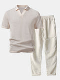 Conjunto de polo de punto calado y pantalón recto de lino color beige