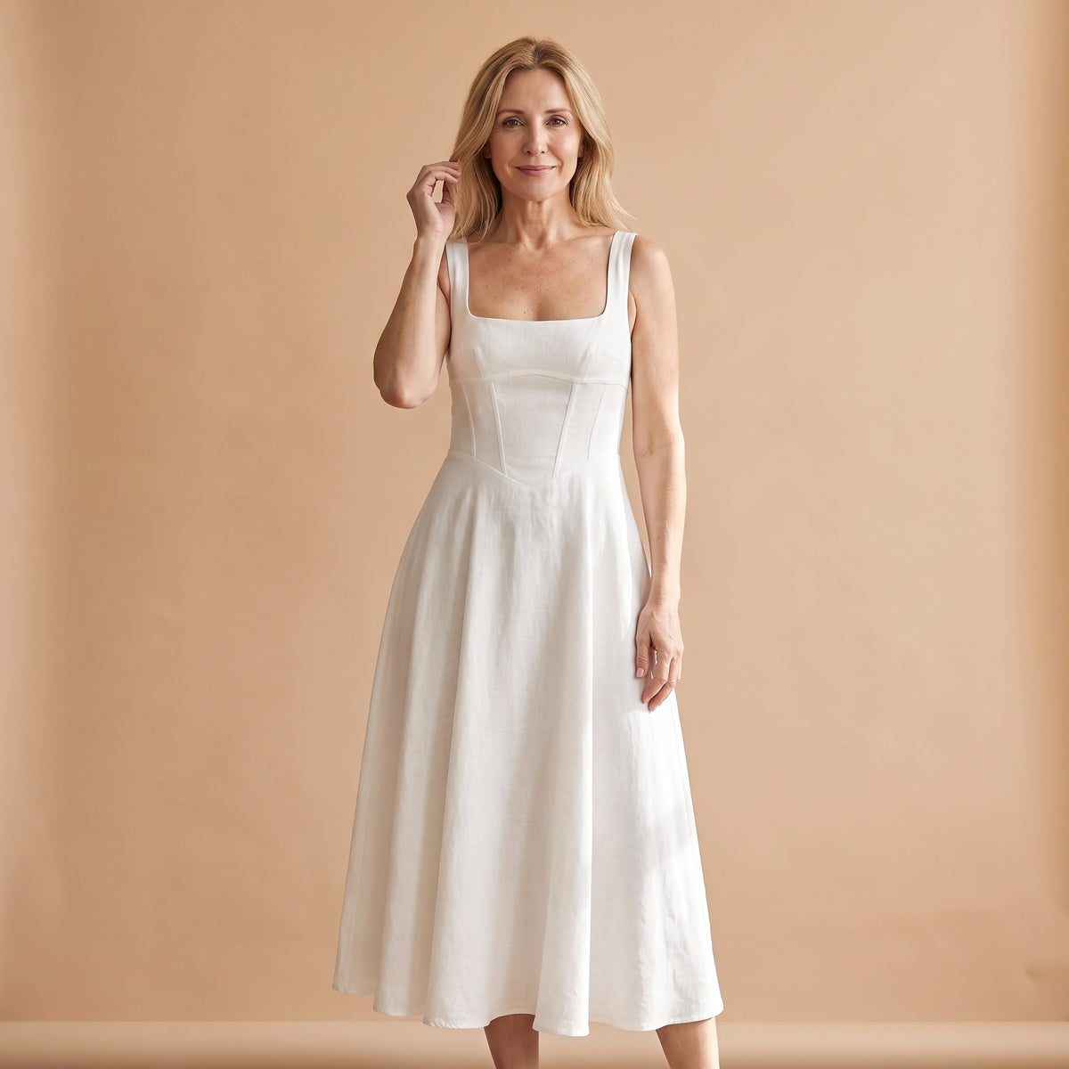 Vestido midi blanco con escote cuadrado y falda acampanada