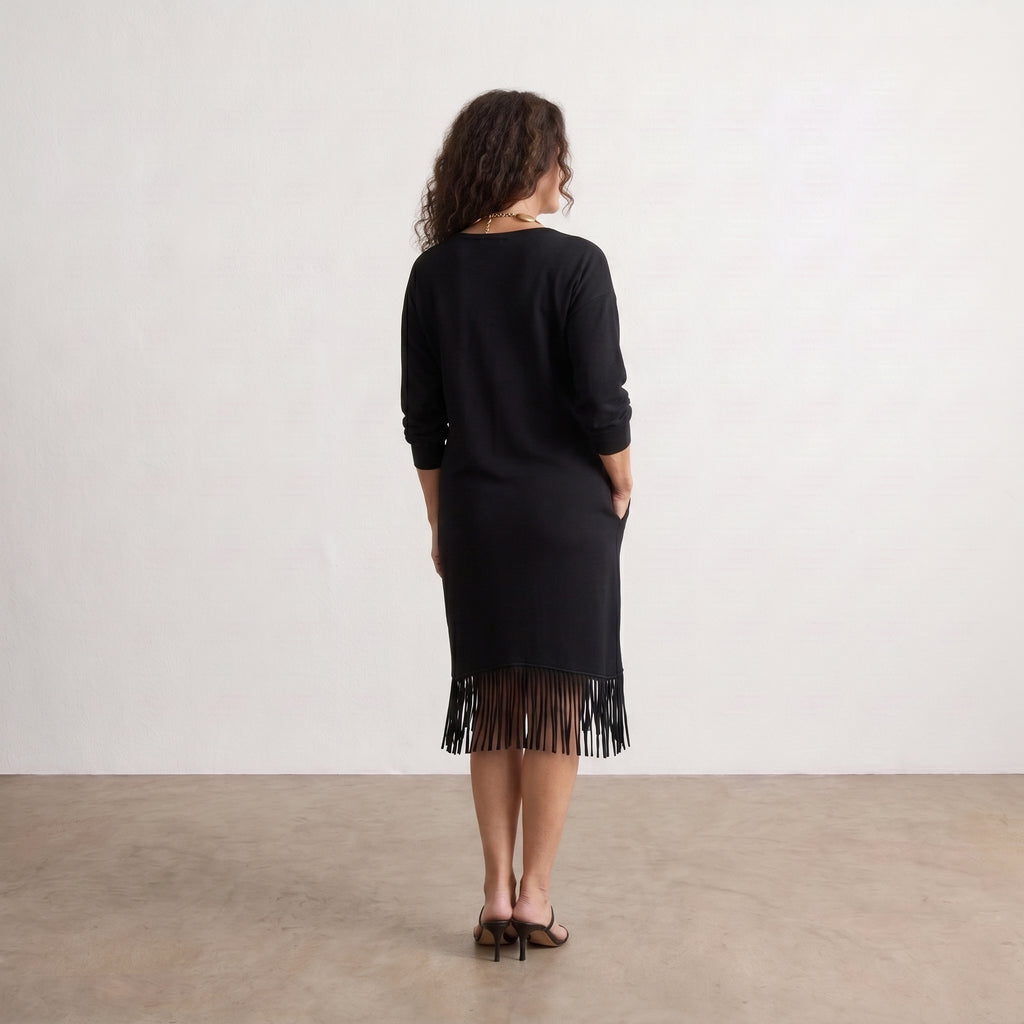 Vestido midi negro de punto con flecos en el bajo