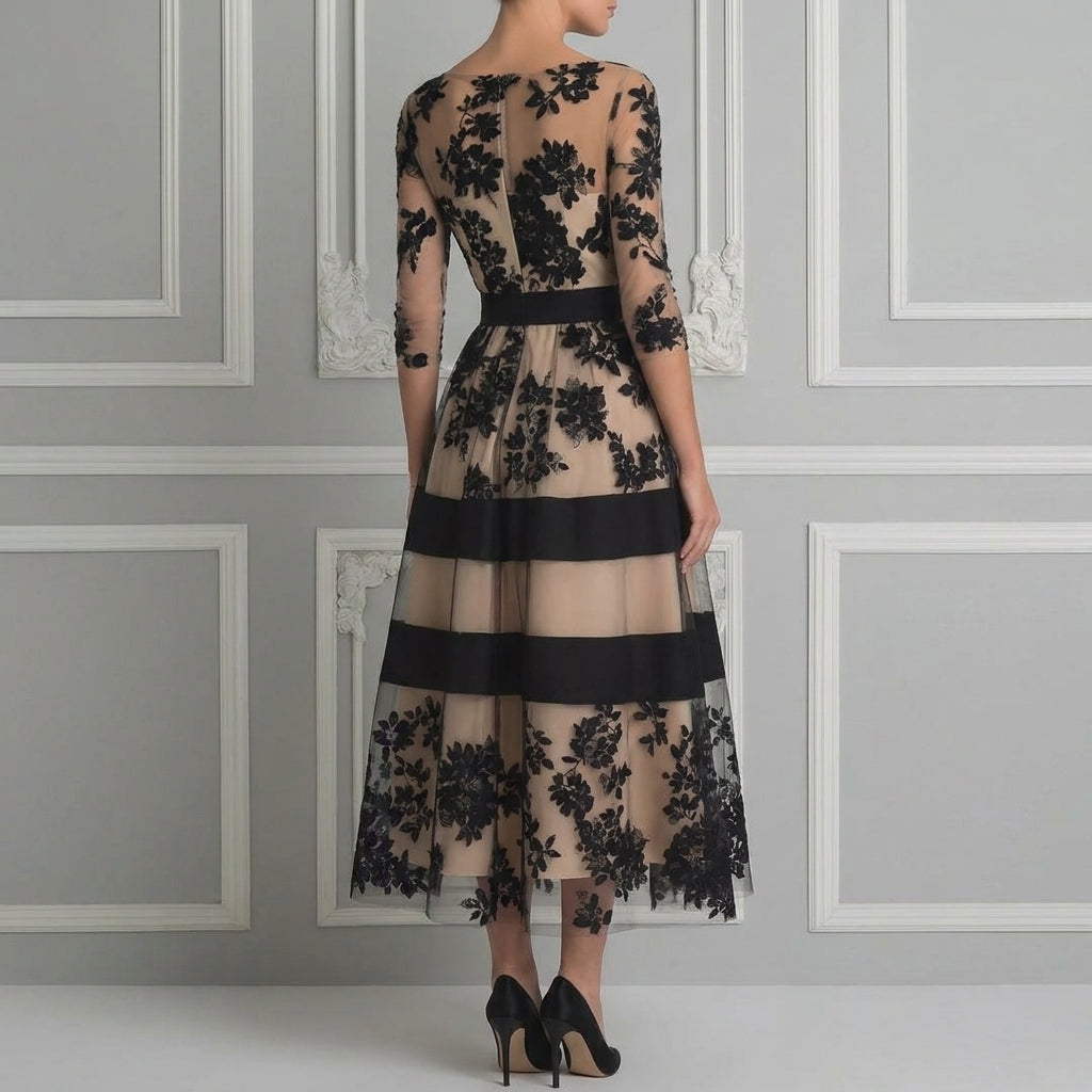 Vestido Midi Elegante en Guipur Negro