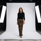 Falda maxi estampado leopardo en tono marrón y negro, caída recta