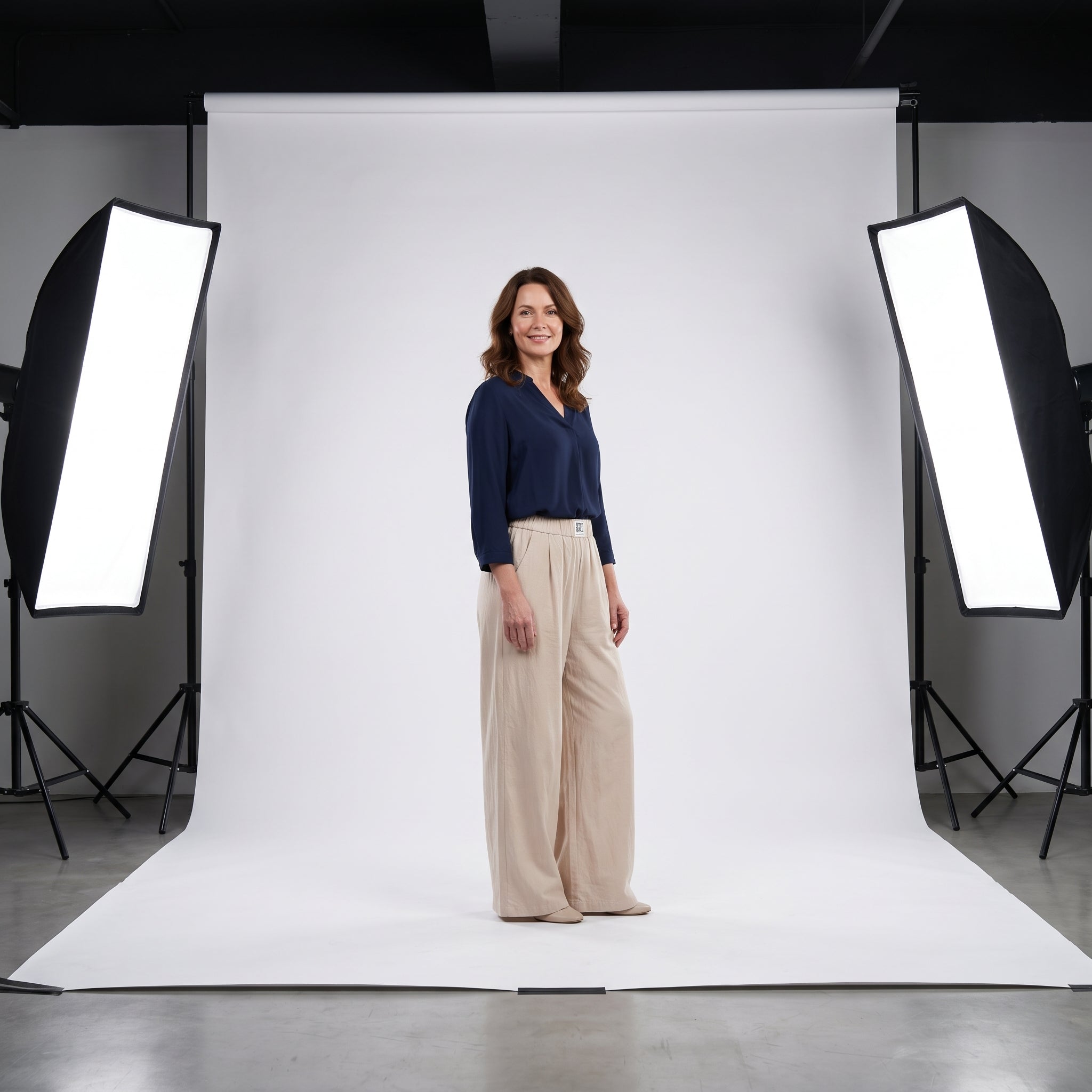 Pantalón relajado beige de lino y algodón, cintura elástica y pierna ancha