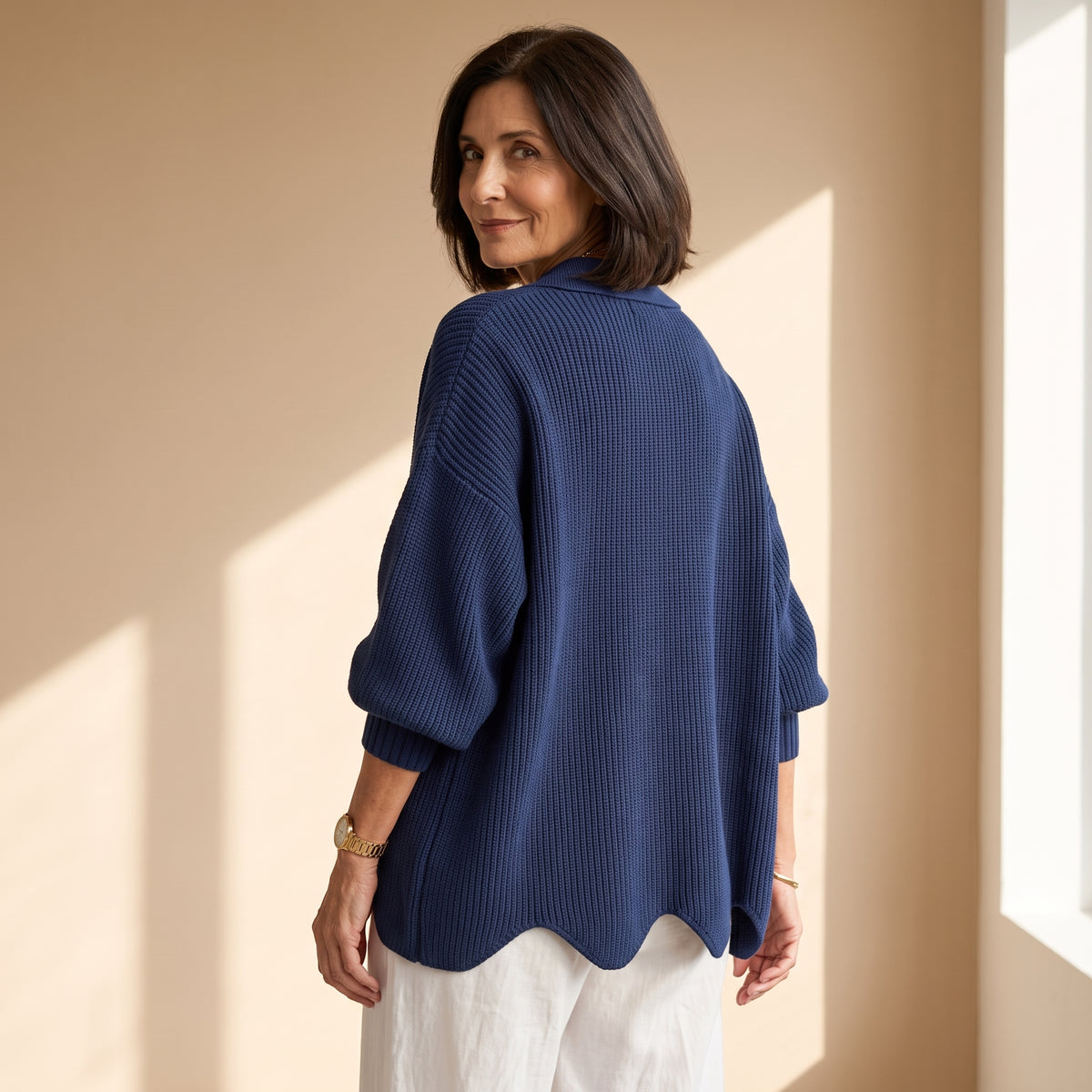 Cárdigan oversize azul oscuro de punto acanalado y mangas amplias