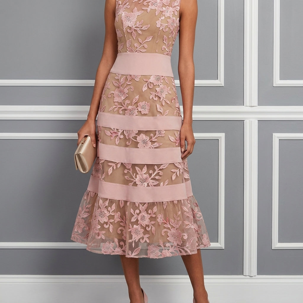Vestido Midi Elegante en Guipur Negro