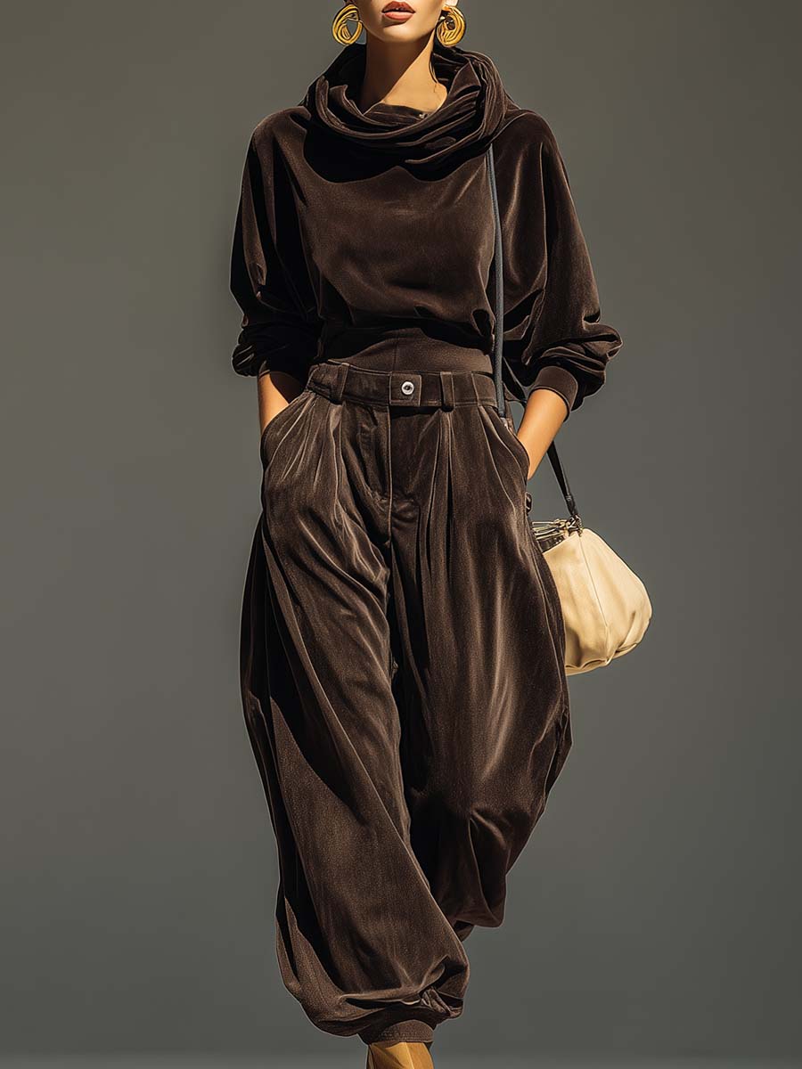 Conjunto Ivonne de blusa con cuello tipo chimenea y pantalón holgado marrón