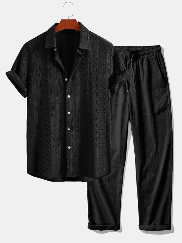 Conjunto de camisa abotonada negra jacquard y pantalón recto negro con cordón