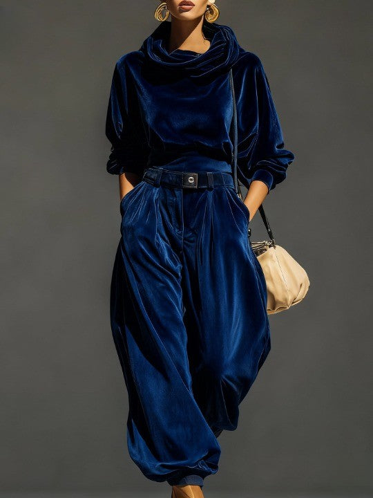 Conjunto Ivonne de blusa con cuello drapeado y pantalón holgado azul