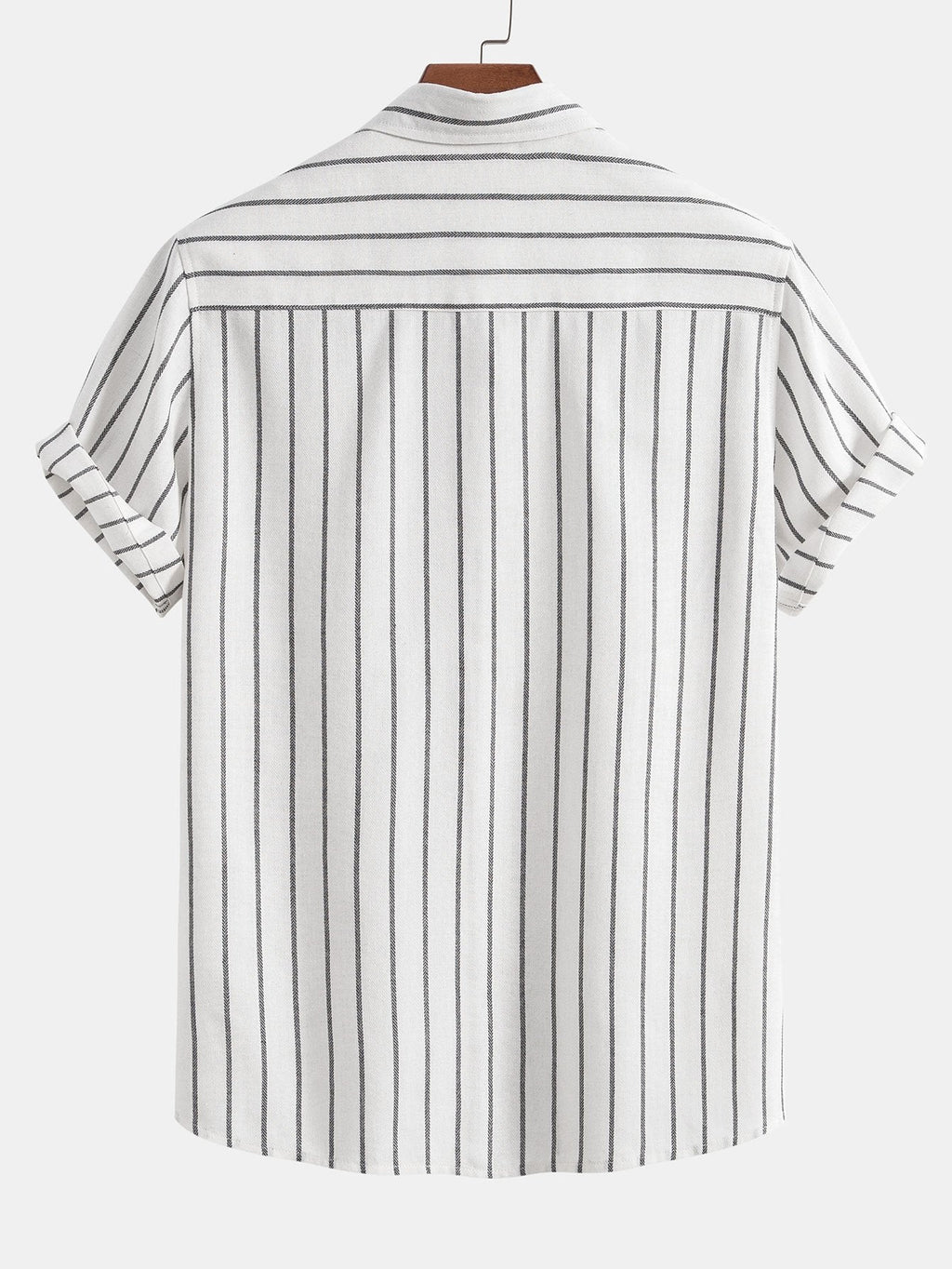 Camisa blanca con rayas verticales, vista trasera, manga corta.