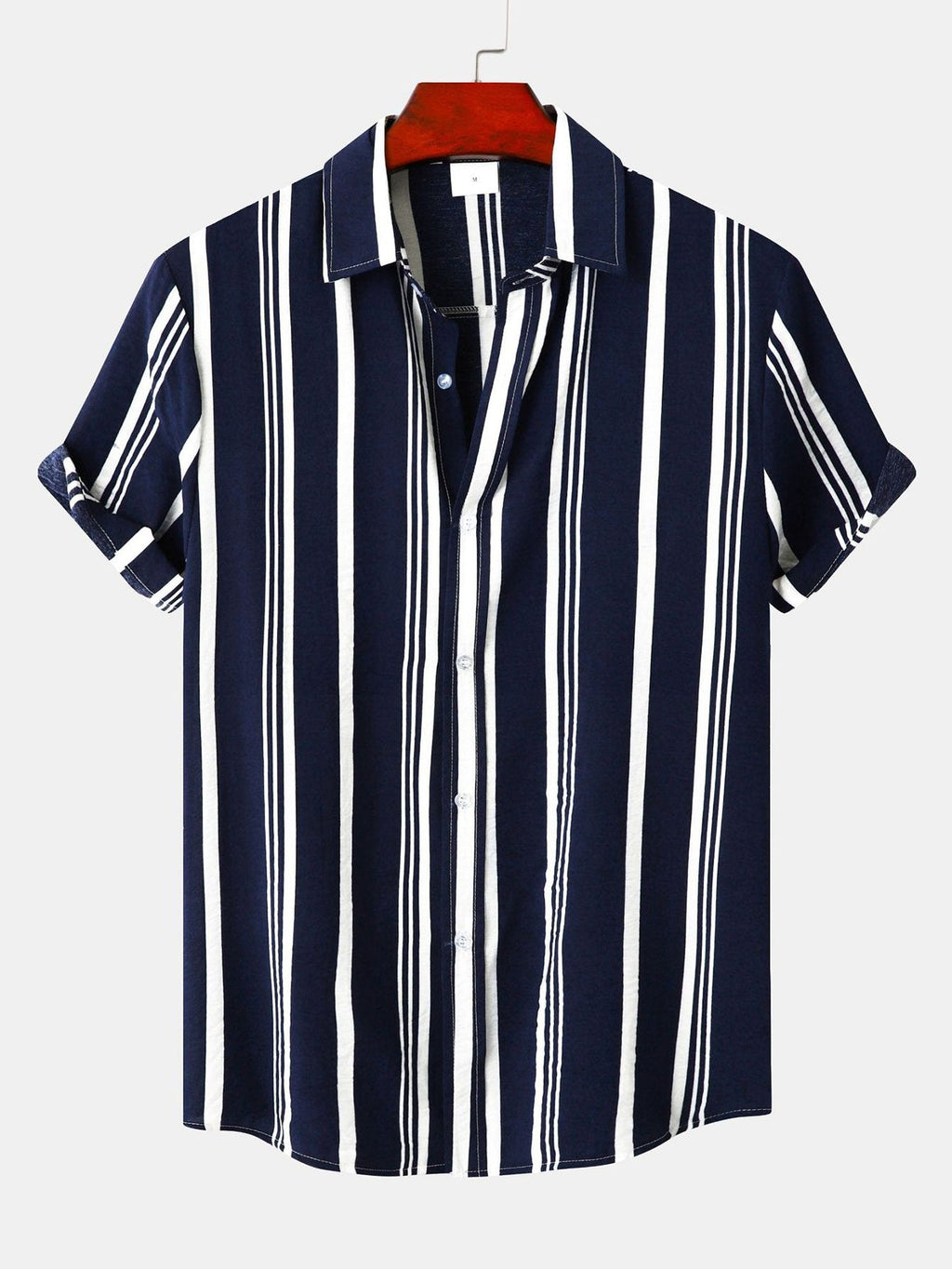 Camisa de botones de rayas marino y blancas, manga corta, cuello tipo camisa.