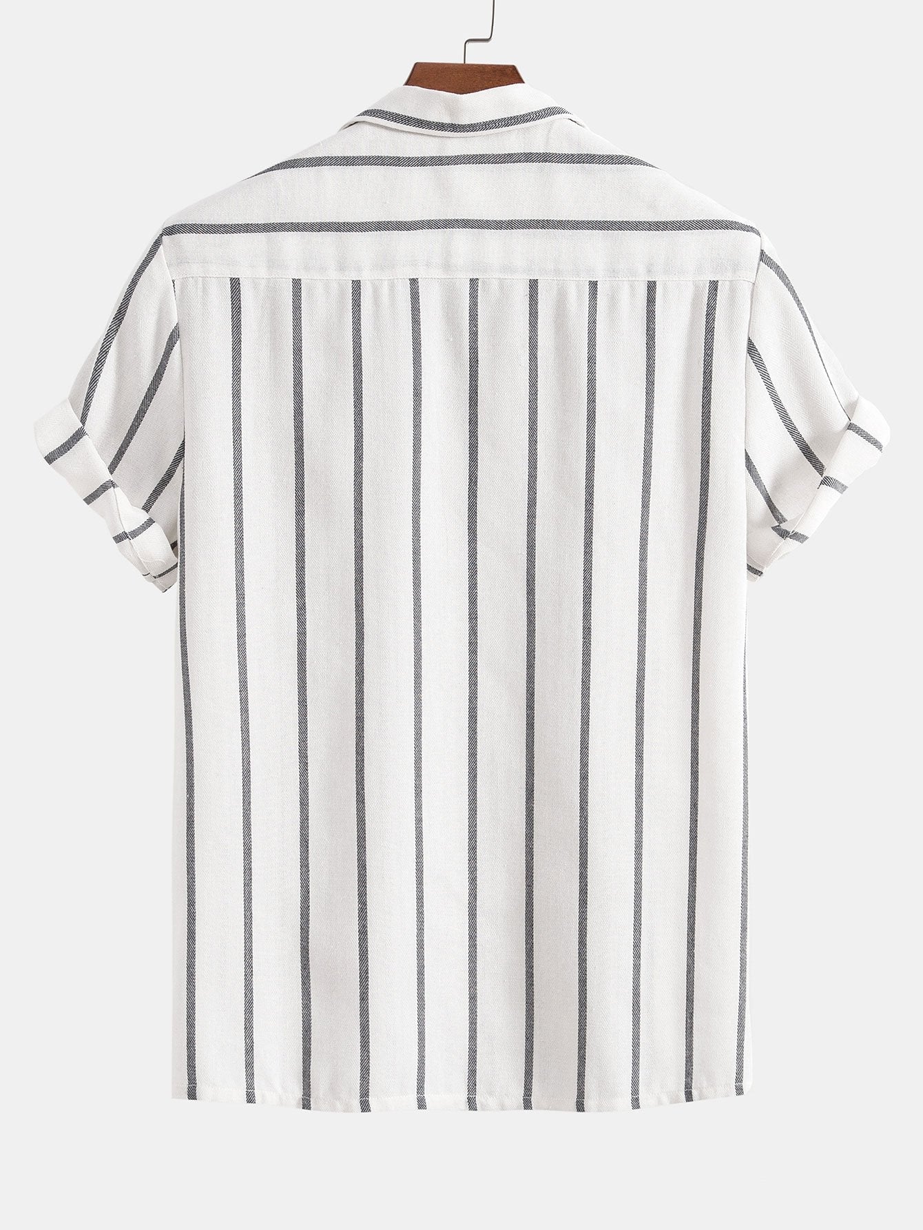 Camisa cubana blanca y gris a rayas verticales, parte trasera con cuello abierto