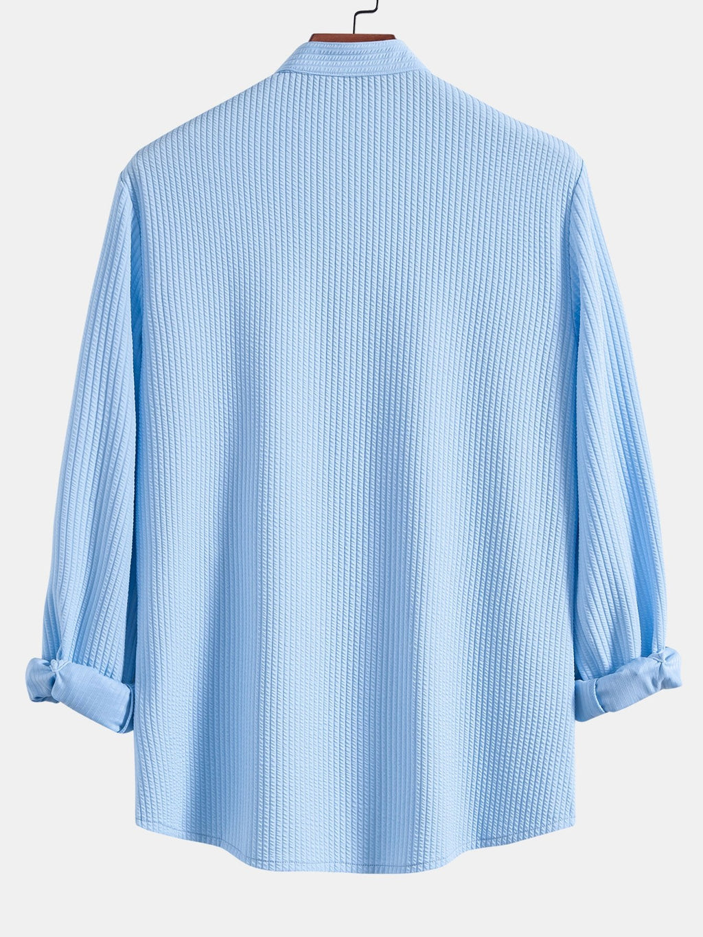 Camisa acanalada celeste de espalda con cuello de pie y puños elásticos, manga larga