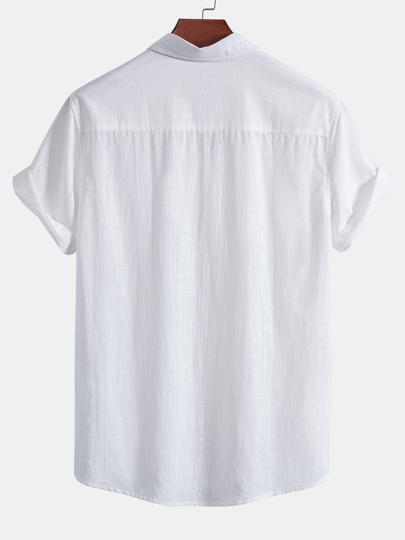 Camisa blanca de algodón tipo lino con caída y costuras traseras