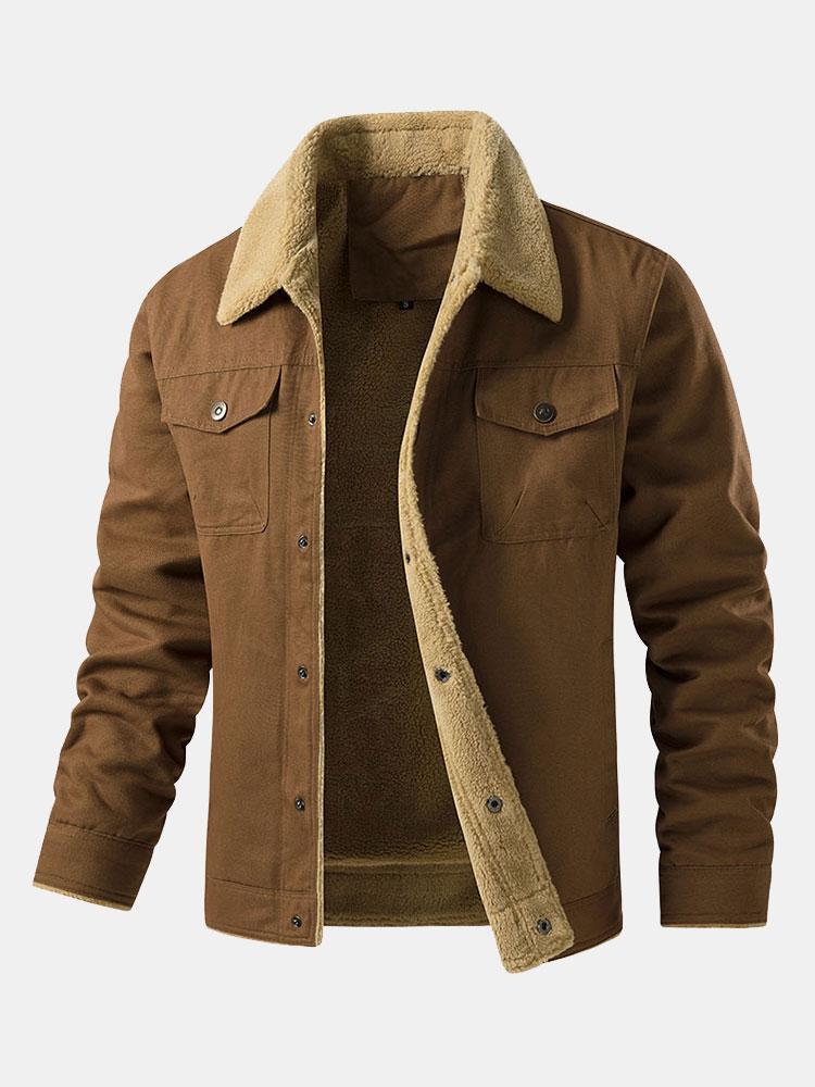 Chaqueta tipo chino con borreguito, marrón, botones a presión y bolsillos con solapa