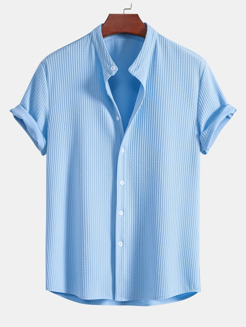 Camisa manga corta acanalada con cuello alto, azul claro.