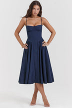 Vestido NOVA azul marino sin mangas con tirantes finos y falda amplia acampanada