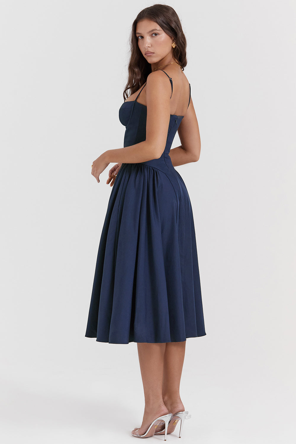 Vestido NOVA azul marino sin mangas con espalda descubierta parcial y falda acampanada