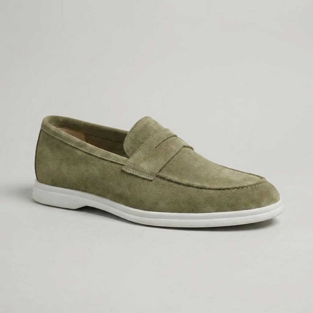 Mocasín PENNY para hombre caqui, punta lisa con suela blanca