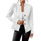 Chaqueta texturizada blanca con botones frontales y solapas, relieve geométrico